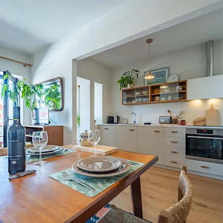 Charming Retreat Near Boavista With Elevator