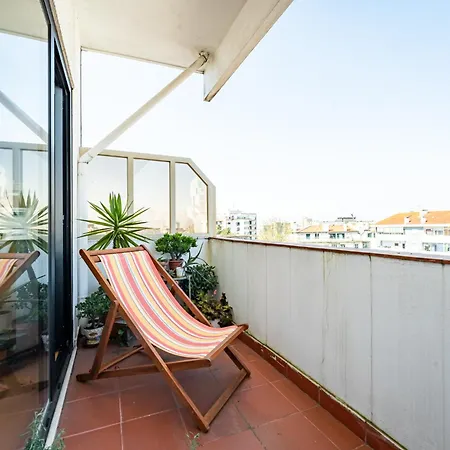 Apartment Charming Retreat Near Boavista With Elevator Porto